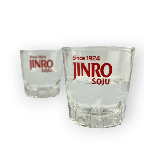 kieliszek-jinro-czerwony.webp