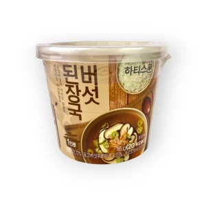 Zupa sojowa doenjang z grzybami | Hearty Spoon