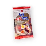 Hamheung Bibim Naengmyeon - noodle gryczane na zimno w ostrym sosie| Wang Korea