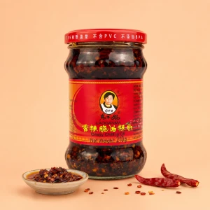 Crispy Chilli in Oil - płatki chilli w oleju 210 g | Laoganma