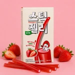 Strawberry Stick Jelly - żelki sznurki o smaku truskawkowym 60 g | Kunyoung